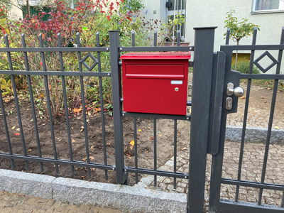 Briefkasten rot 7