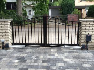Designzaun D62.9 Drehtorantrieb Twist 200