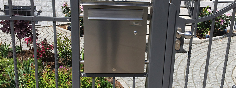 Briefkasten passend zum Zaun